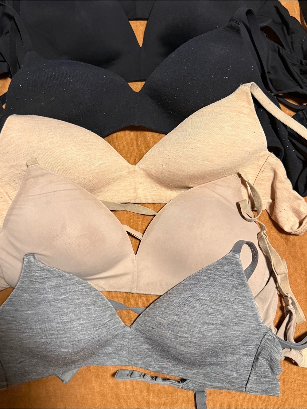 Gap Wireless 6 Bras 34A